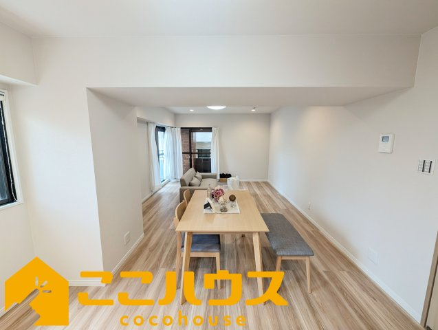 ライオンズマンション泊の居間・リビング|LDK18.2帖