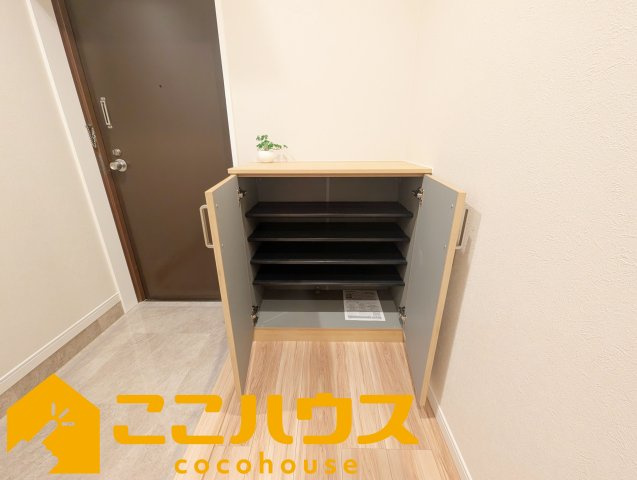 ライオンズマンション泊の収納|大容量のシューズボックス