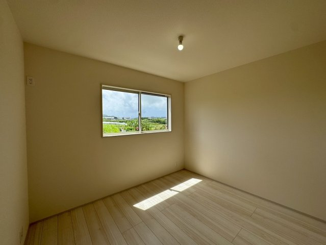 リーブルガーデン南城市大里稲嶺・３号棟の洋室|２階洋室６帖