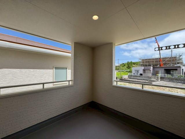 リーブルガーデン南城市大里稲嶺・３号棟のその他|急な雨も安心♪様々な用途に使える広々インナーバルコニー