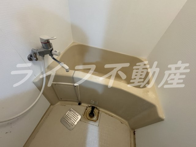 福徳ハイツの浴室|コンパクトで使いやすいお風呂です