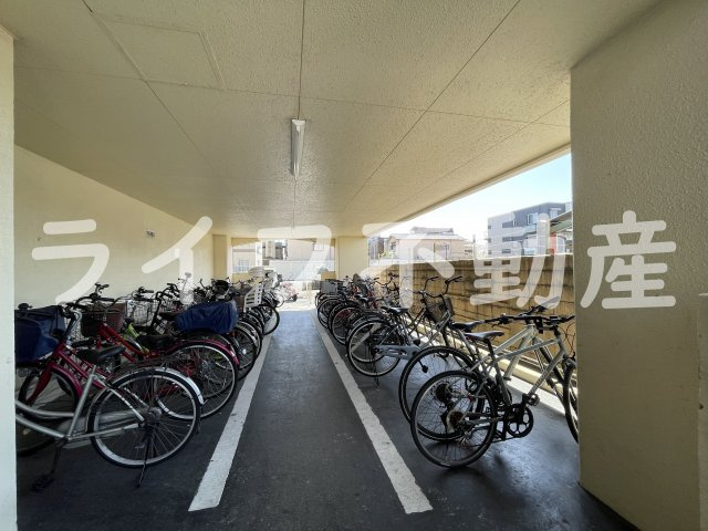 福徳ハイツの駐車場|駐車場があるので、車を買う予定の方も安心です