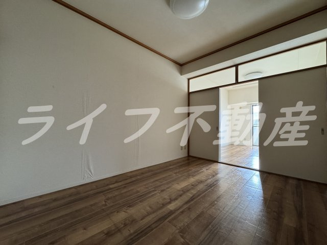 福徳ハイツの内装|明るい色調の室内です