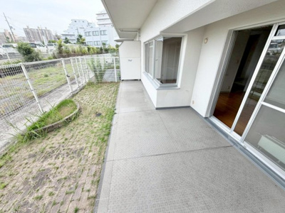 【庭】 | 光明池アーバンライフ | 【専用庭ありますよ】ガーデニングや家庭菜園など趣味の幅も広がりますね♪夏にはビニールプールなども出来そうな広さです！