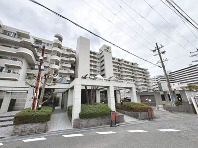 【外観】 | 光明池アーバンライフ | 【本日ご内覧可能】南東向き日当り良好♪令和８年６月ハウスクリーニング済！暮らしやすい３ＬＤＫの間取り！専用庭有！物件のこと以外に住宅ローンや購入のイメージなど、お気軽にお問い合わせください♪