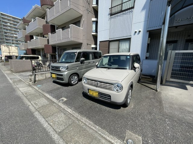 カーサベルデの駐車場