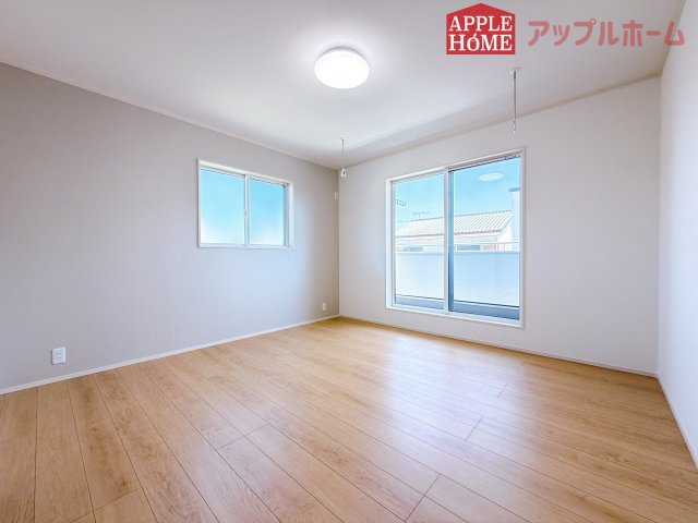 [新築住宅] 深谷市上柴町西1丁目 全2区画の洋室|２階居室は全室収納あり！たっぷりある収納活用でお部屋もキレイを保てます♪
