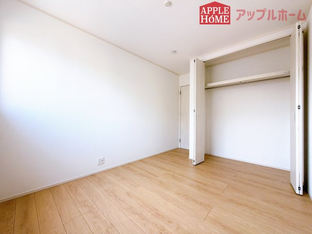 [新築住宅] 深谷市上柴町西1丁目 全2区画の洋室|２階居室は全室収納あり！たっぷりある収納活用でお部屋もキレイを保てます♪