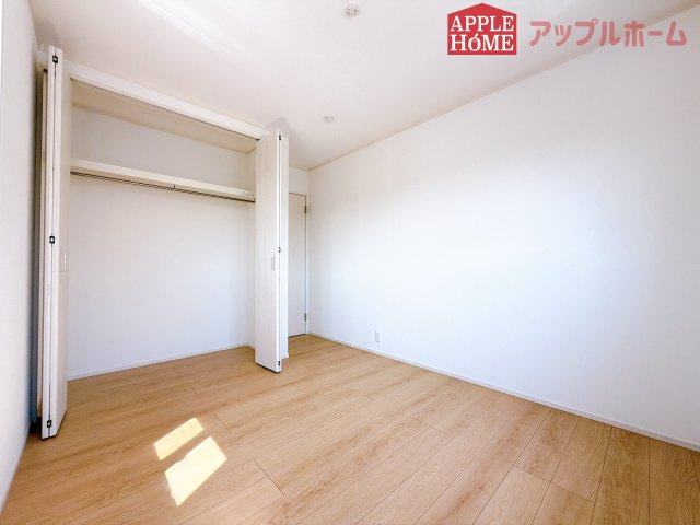 [新築住宅] 深谷市上柴町西1丁目 全2区画の洋室|２階居室は全室収納あり！たっぷりある収納活用でお部屋もキレイを保てます♪