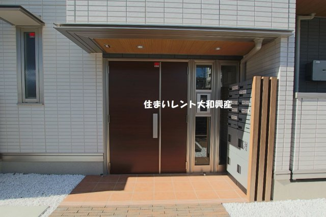 アビタシオン中央林間のエントランス