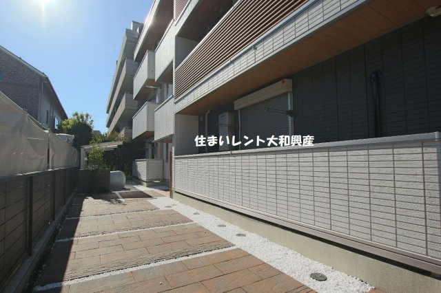 アビタシオン中央林間のエントランス
