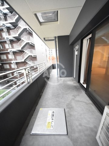 ロジュマンタワー梅田　扇町小学校区のバルコニー|ロジュマンタワー梅田　バルコニー
