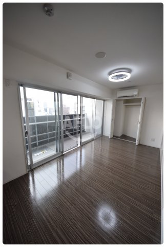 BLDK　THEATERの洋室|BLDK　THEATER（ビーエルディーケーシアター）明るいお部屋です