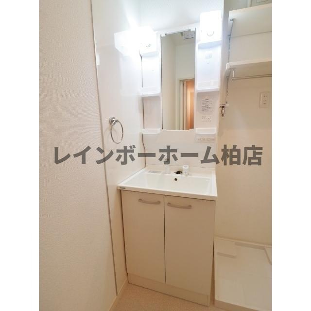 【仲介手数料：50％OFF】対象物件！の洗面所|ゆったりとスペースのある洗面所