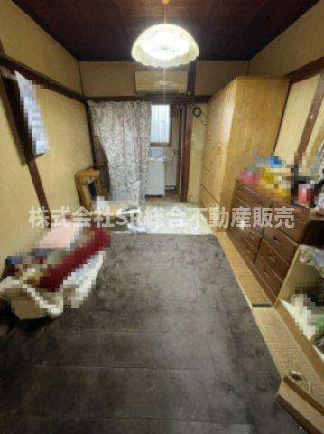 若江東町1丁目中古テラスハウスの居間・リビング|和室を洋室に間取り変更工事もご相談ください！
