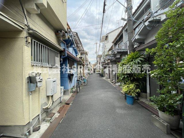 若江東町1丁目中古テラスハウスの前面道路含む現地写真|前面道路含む現地写真です