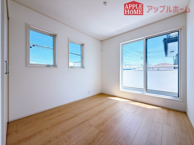 【新築住宅】深谷市緑ケ丘 全1区画の洋室|２階居室は全室収納あり！たっぷりある収納活用でお部屋もキレイを保てます♪