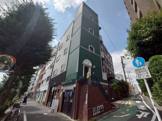 ステュディオ サムスィングの画像
