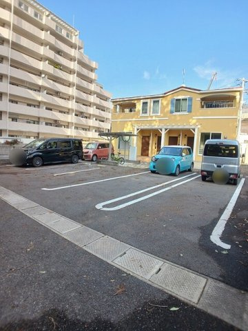 ラビアン　ローズの駐車場|駐車スペースもあります