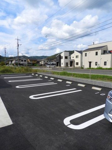 コルーハウス　Ⅰの駐車場|駐車スペースもあります