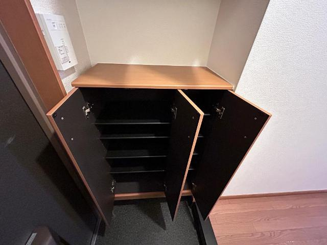 サン・ソレイユ西条　壱番館の収納|下駄箱