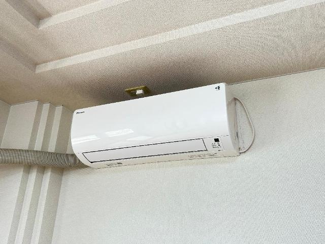 サン・ソレイユ西条　壱番館の設備|エアコン