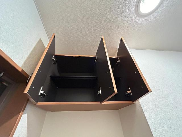 サン・ソレイユ西条　壱番館の収納|下駄箱