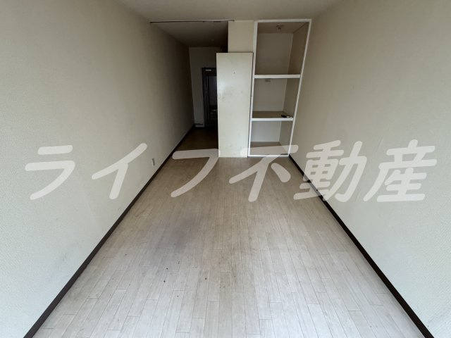 ベルハイム俊徳道の内装|明るい色調の室内です