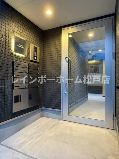 柏市北柏５丁目のアパートのエントランス|毎日通るエントランスはこのようになっています