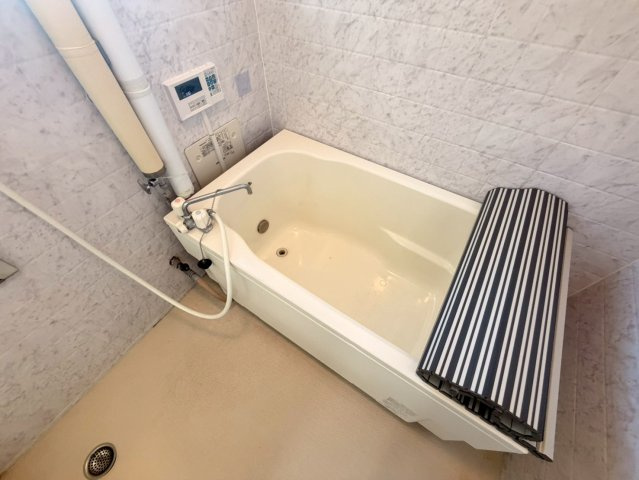 柏崎市西本町３丁目の賃貸マンションの浴室