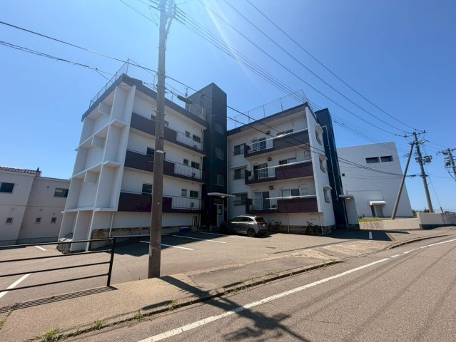 柏崎市西本町３丁目の賃貸マンション