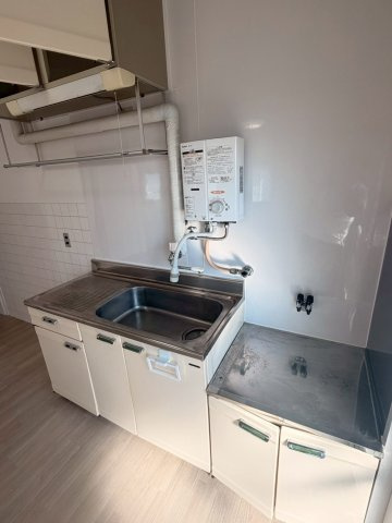 柏崎市西本町３丁目の賃貸マンションのキッチン