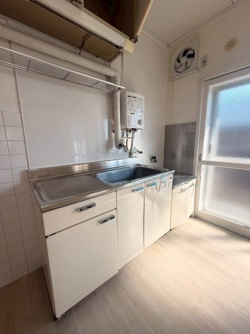 柏崎市西本町３丁目の賃貸マンションのキッチン