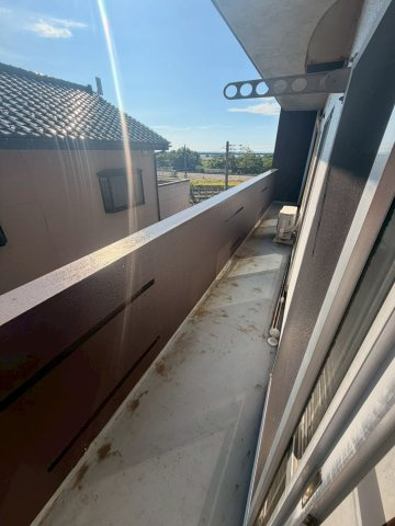 柏崎市西本町３丁目の賃貸マンションのバルコニー