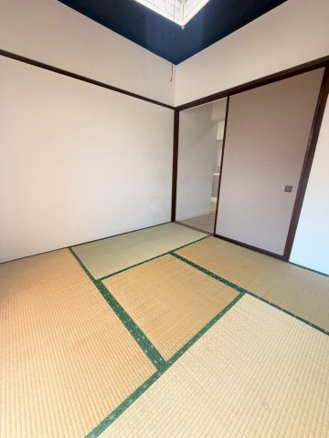 柏崎市西本町３丁目の賃貸マンションの和室