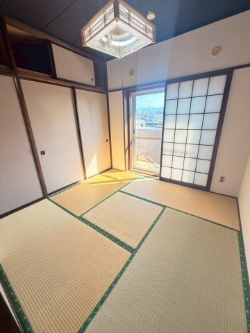 柏崎市西本町３丁目の賃貸マンションの和室