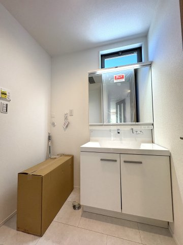 家族の時間が、自然と増えていく家の独立洗面台