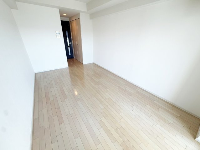 エストーネ江坂の洋室