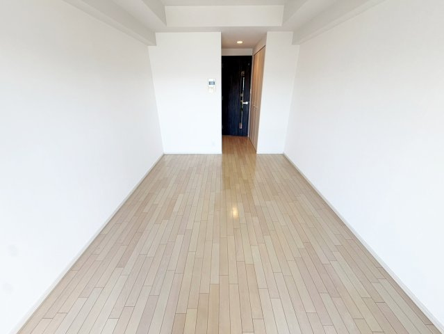 エストーネ江坂の洋室