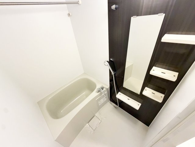 エストーネ江坂の浴室