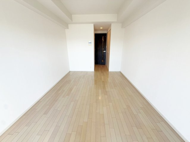エストーネ江坂の居間・リビング