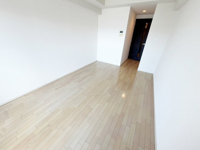 エストーネ江坂の居間・リビング