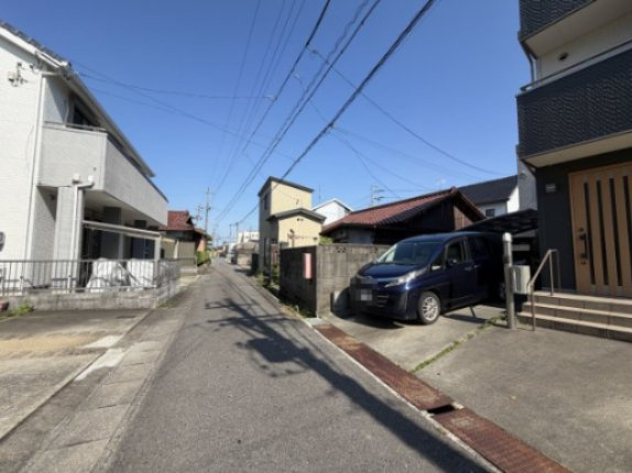 一宮市黒田字城東戸建の前面道路含む現地写真