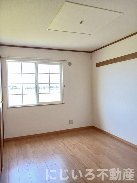 メゾンソレイユBの寝室