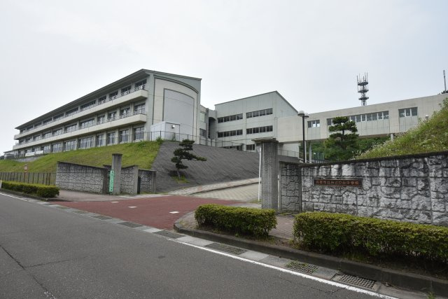 名取市ゆりが丘三丁目戸建の周辺|名取市立みどり台中学校・・・徒歩8分