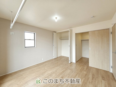 【洋室】 | 第16栃木大平町富田　1号棟 | 窓が多く明るい室内が好印象☆