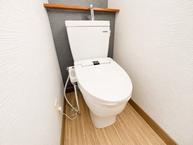 神戸市須磨区東白川台2丁目　戸建のトイレ