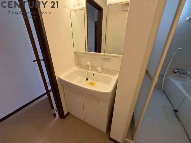 独立洗面化粧台付きでおすすめです！
