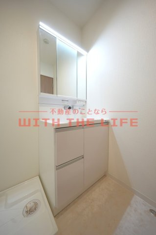 ラシックランテ・エテセゾン【キャッシュバック対象の物件】の独立洗面台|独立洗面台、小物を置くことができて便利です