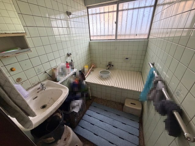  長崎市立岩町　5DKの浴室